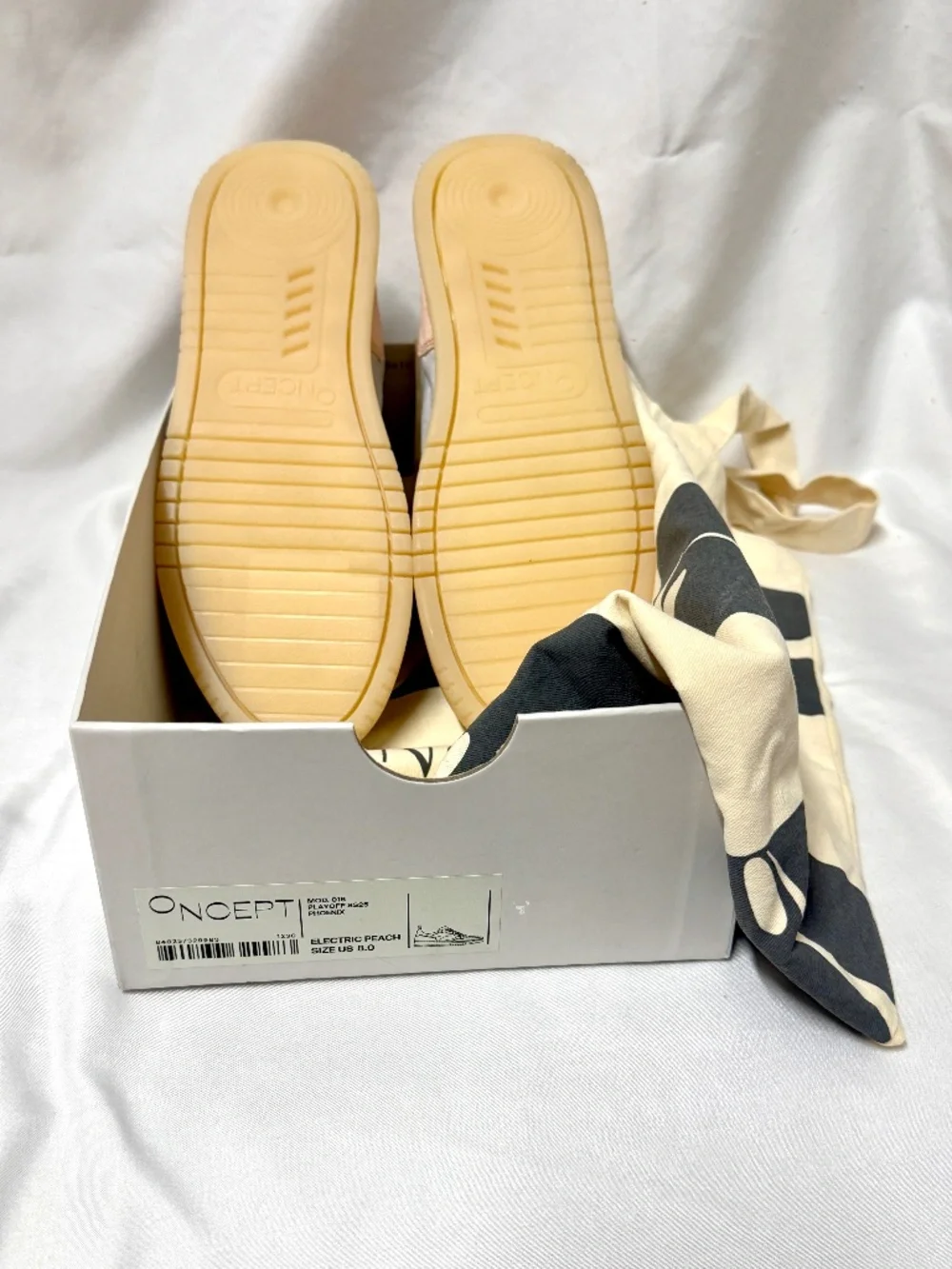 SALE! Oncept Phoenix Electric Peach Sneakers Women’s Size 8 New in Box
